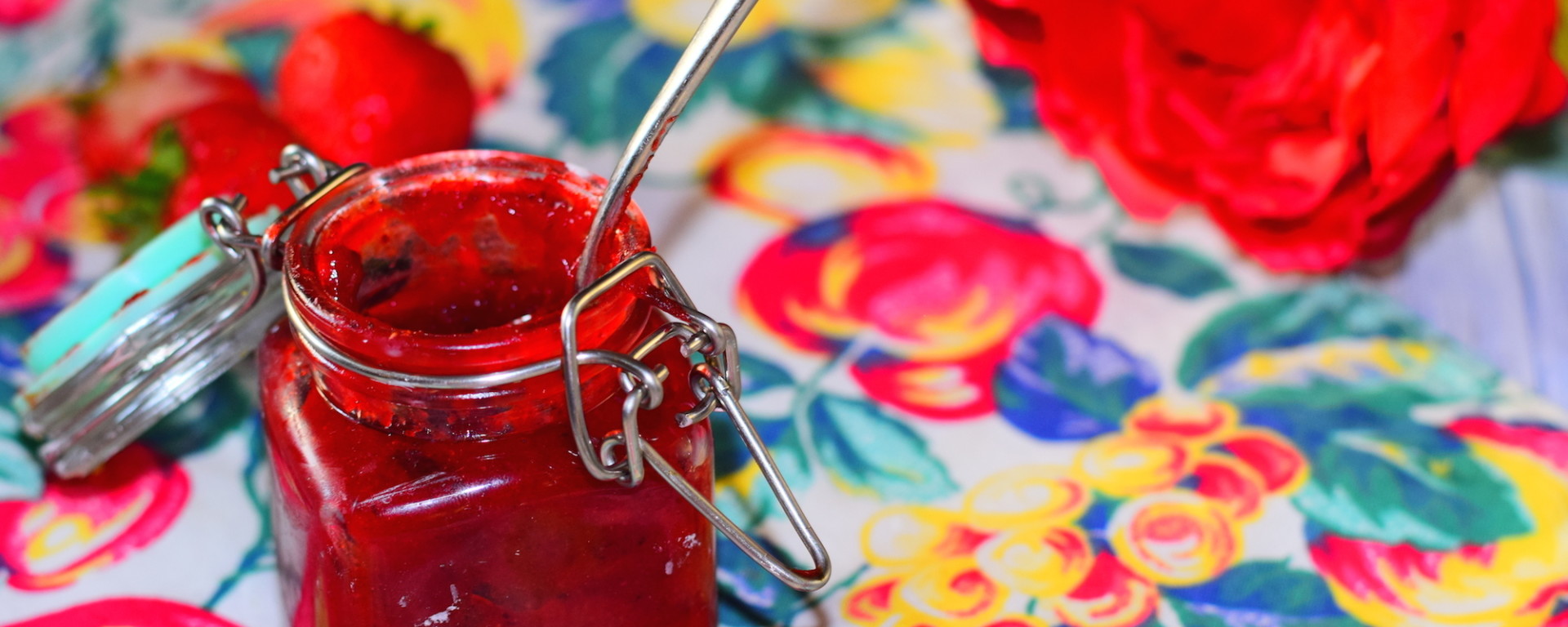 Easy, simple and delicious strawberry jam from MyNutriCounter